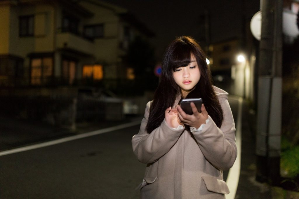 ツイッターのクソリプをためいきまじりにスルーする系女子