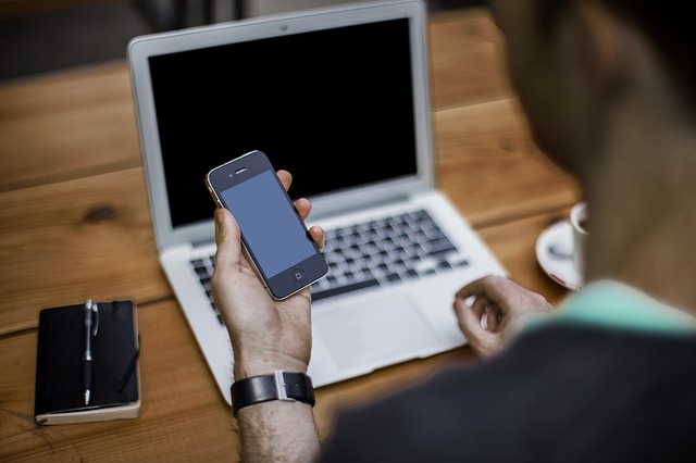 スマモバのモバイルWifiで混雑したフリーWifiを使わずさくさく仕事が捗るブロガー
